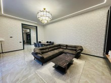 Baku, 5-room villa garden house for sale. The land area is 550 m2, -12