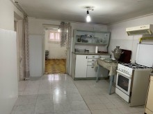 Продается двухэтажный дом в центре Губы, на проспекте Г.Алиева, -16