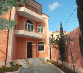 Buy a house/villa in Baku, Bakikhanov settlement. 2 floors, -9