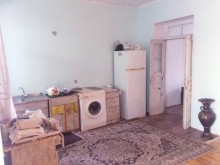 4 old renovated houses for urgent sale, -4