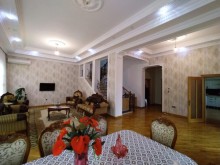 Баку, В посёлке Бакыханова продаётся 3-х этажная вилла, -3