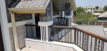 В поселке Бакуханов города Баку продается благоустроенный домс 4 спальнями, -6