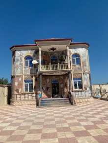 A two-story villa is for rent in a prestigious neighborhood in Shuvelan, -1
