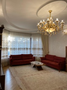 To buy a well-maintained house in the center of Bakukhanov settlement, on a 4 sot area, -8