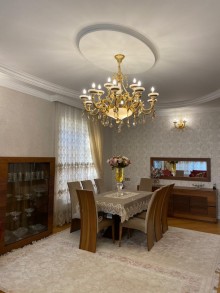 Купить благоустроенный дом в центре поселка Бакуханов, на участке 4 сотки, -9