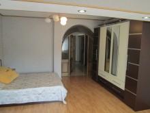 Rent (Montly) Old building, Nasimi.r, 28 may.m-7