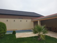 A house with 4 bedrooms is for sale in Baku Mardakan, -8