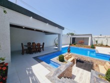 A 1-storey villa with a swimming pool is for sale in Mardakan, -2