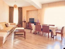 A 4-room apartment is for sale near the Zoo in Ganjlik, -4