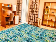 A 4-room apartment is for sale near the Zoo in Ganjlik, -6
