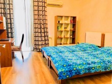 A 4-room apartment is for sale near the Zoo in Ganjlik, -7