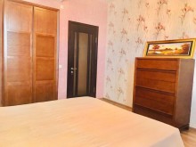 A 4-room apartment is for sale near the Zoo in Ganjlik, -9