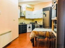 A 4-room apartment is for sale near the Zoo in Ganjlik, -15