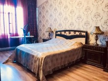 A 4-room apartment is for sale near the Zoo in Ganjlik, -17