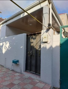 By cheap house in Khirdalan close to main road, -1