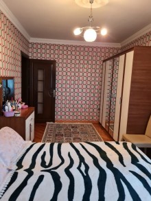 A 3-room apartment is for sale in Bakhihanov, -6