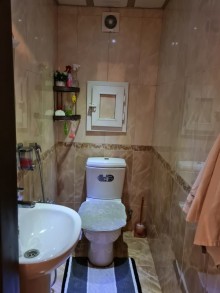 A 3-room apartment is for sale in Bakhihanov, -8
