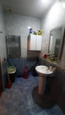 Close to the exit of Azadlig metro station , A 2-room apartment for sale, -13