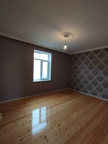 An 4-room house is for sale near the road from Zabrat, -4