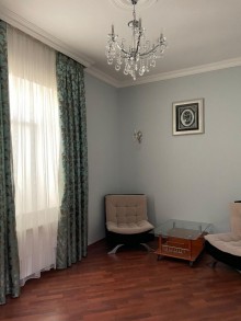 Şüvalanda 6 otaqlı həyət evi / bağ evi 300 m², -10