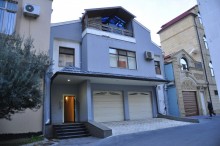 Villa for sale in Baku in the Millionaires' street, 3 floors, -16