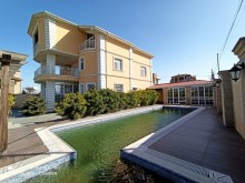 A villa with a garden is for sale in Baku Novkhani, -7