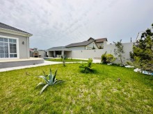 A 1-story villa is for sale in Mardakan Baku, -2
