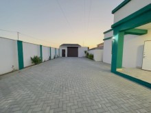 Cheap 4-room apartment for sale. house / cottage 135 m², pos. Shuvelyan Baku, -6