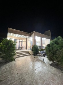 A 4-room courtyard house is for sale in Mardakan settlement in Baku, -2