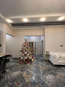 A 4-room courtyard house is for sale in Mardakan settlement in Baku, -8
