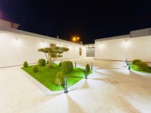 Mərdəkanda villa evlər satılır. 2 mərtəbəli, 5 otaqlı ev 316 m2, -7