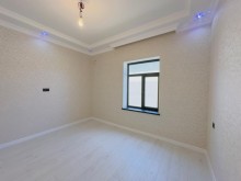 A house with a swimming pool is for sale near secondary school No. 230 in Baku, Shuvalan, -18