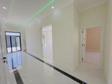 A house with a swimming pool is for sale near secondary school No. 230 in Baku, Shuvalan, -19