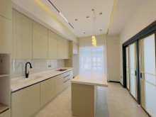 Продается новый 2-х этажный и 4-х комнатный дом в дачном массиве Шувелан в городе Баку, -13