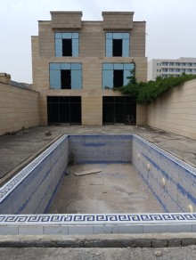 3-х этажный дом недалеко от моря в поселке Бузовна (Загульба) города Баку, -1