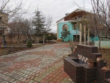 Продается дом в элитном районе поселка Сарай города Баку. 6-комнатный дом, -17