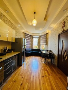 Продается 2-х этажный дом в поселке Рамана города Баку. 4-комнатный, -4