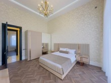 A villa house with high ceilings is for sale in Baku city, -13