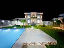 Buy a villa house near Shuvelan Park in Baku. A 2-story, 5-room, -1