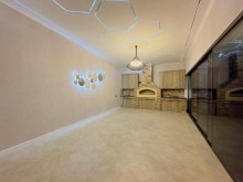 Buy a villa house near Shuvelan Park in Baku. A 2-story, 5-room, -8