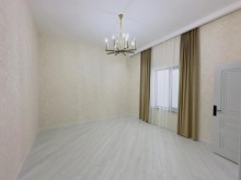 Buy a 4-room courtyard/garden house in Baku Mardakan, 170 m², -18