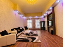 House for sale in Mardakan, Baku, 1 floor, 4 rooms, 170m2. Land area 600 m2, -9