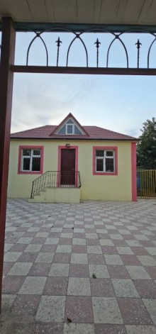 A countryside property with 3 houses is for sale in Nardaran. Location: just 7 minutes by car from S, -9