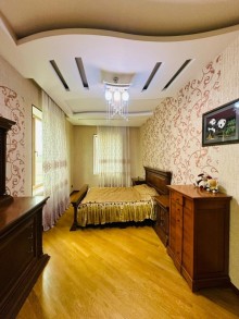 Rent (daily) Villa Merdekan Baku, -16