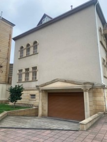 3-Storey House for Sale in the Most Elite Area Near Ganjlik Metro Station, -11