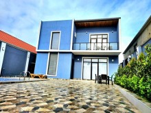 Binə mərkəzdə prestijli ərazidə 5 otaqlı həyət evi satılır, -2