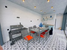 Şüvəlan qəsəbəsində bağ evi satılır. Ümumi sahəsi 170 m², -10