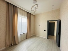 Mərdəkan  Qala yolunda Araz supermarket yaxınlığında yeni ev satılır, -20