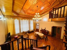 Şüvəlan qəsəbəsində elit məhəllədə, 24 sot torpaq sahəsində inşa edilmiş 2 mərtəbəli villa satılır, -10