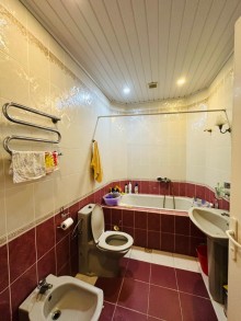 Şüvəlan qəsəbəsində elit məhəllədə, 24 sot torpaq sahəsində inşa edilmiş 2 mərtəbəli villa satılır, -20